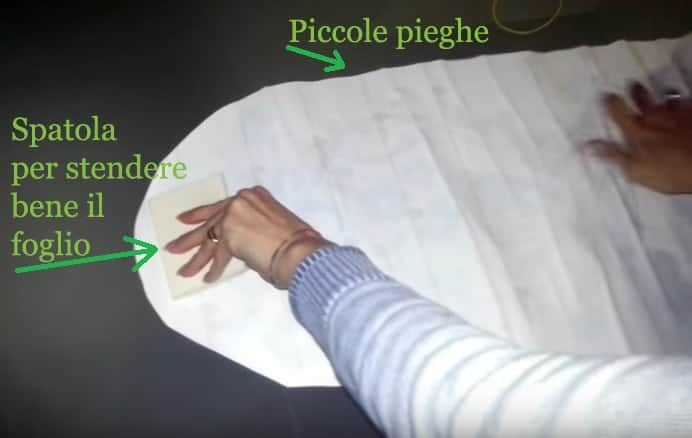 adesivi murali come si creano spatola per stendere adesivi