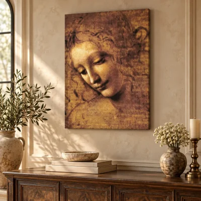 Quadro Leonardo da Vinci La Scapigliata ambientato in soggiorno elegante.