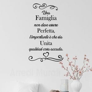 Frase adesiva sulla famiglia per decorare la casa