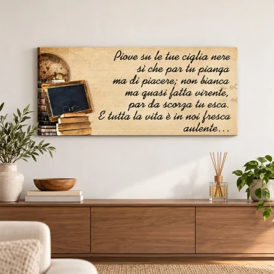 Quadro con scritte personalizzate appeso in soggiorno