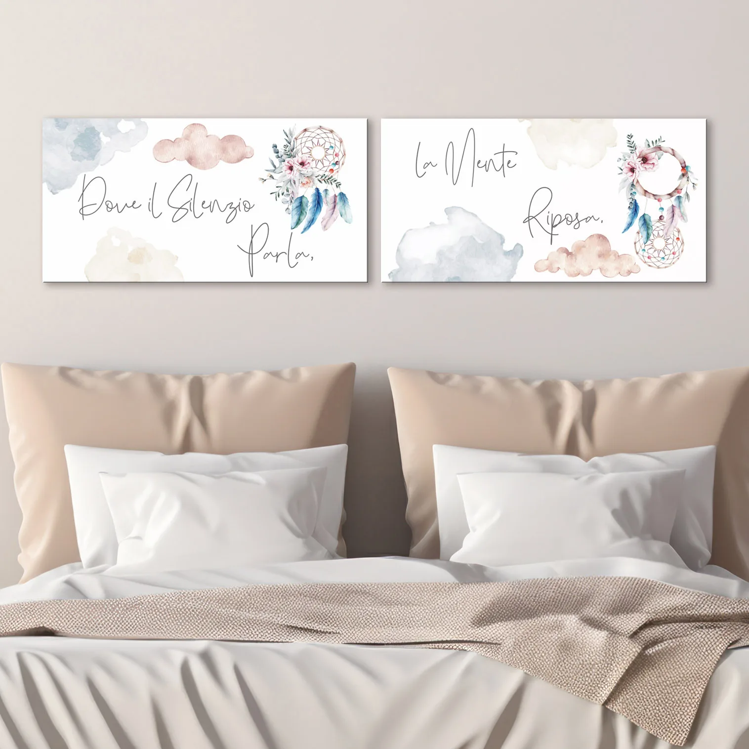 Crea un’atmosfera rilassante e romantica con questi quadri da camera da letto con frase. Design delicato, acquerelli tenui e parole che ispirano quiete: perfetti per trasformare lo spazio notte in un rifugio di pace.