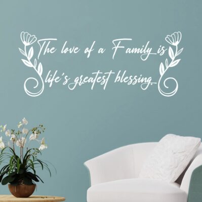Scritte adesive da muro sulla famiglia, adesivi murali moderni per decorare casa con citazioni d’amore e accoglienza.