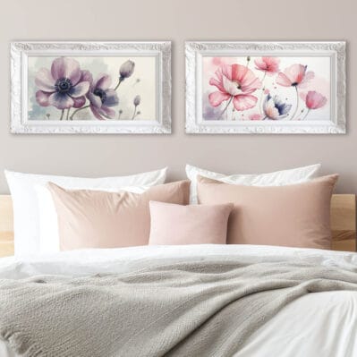 Quadri camera da letto con cornici su tela con fiori rosa delicati per un arredamento elegante e romantico.