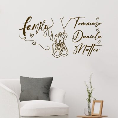 Adesivo murale con nomi personalizzati Tommaso Daniela Matteo, decorazione elegante per parete con stile famiglia.
