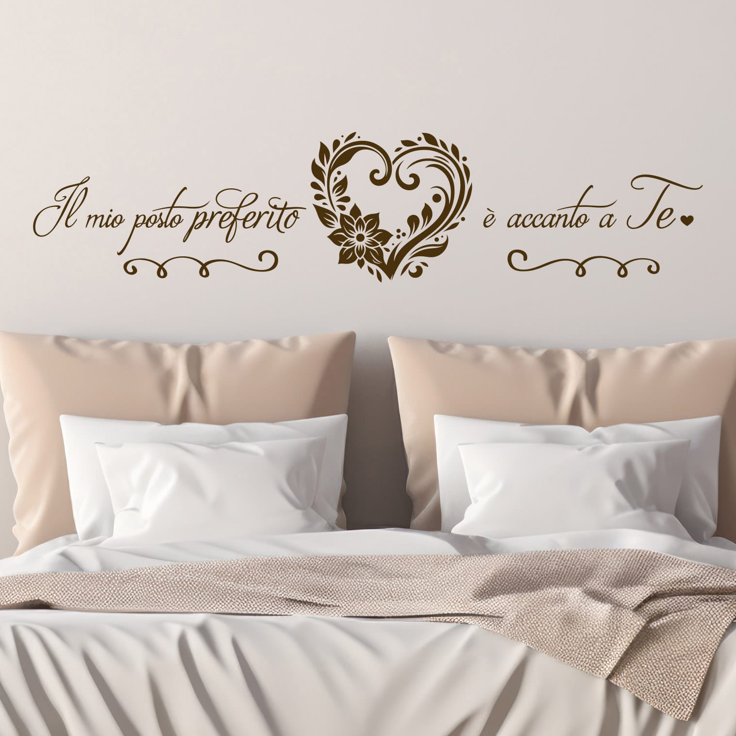 Scritta da parete per camera da letto romantica con frase Il mio posto preferito è accanto a te.